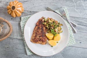 Kabeljau mit Zucchini-Erbsen-Gemüse und Kartoffeln