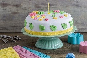 Fondant Torte mit Zubehör von DEPOT