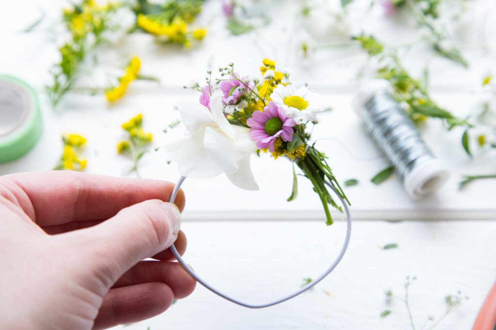 Pastelliger Frühstückstisch - mini Blumenkranz