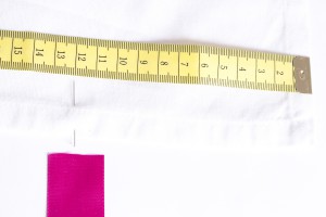 DIY Aus Tischlaeufer wird Stuhlhusse (5 von 30)