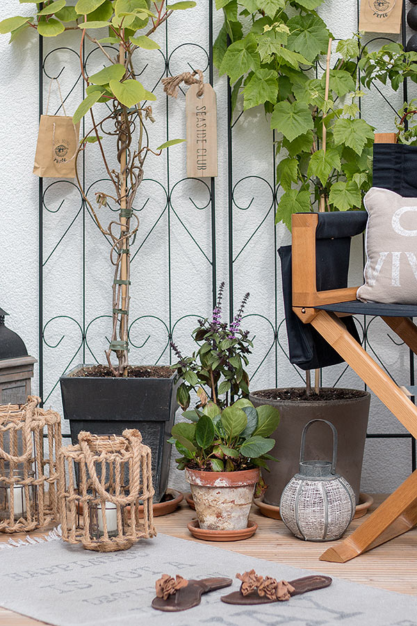 Balkondeko in Naturtönen