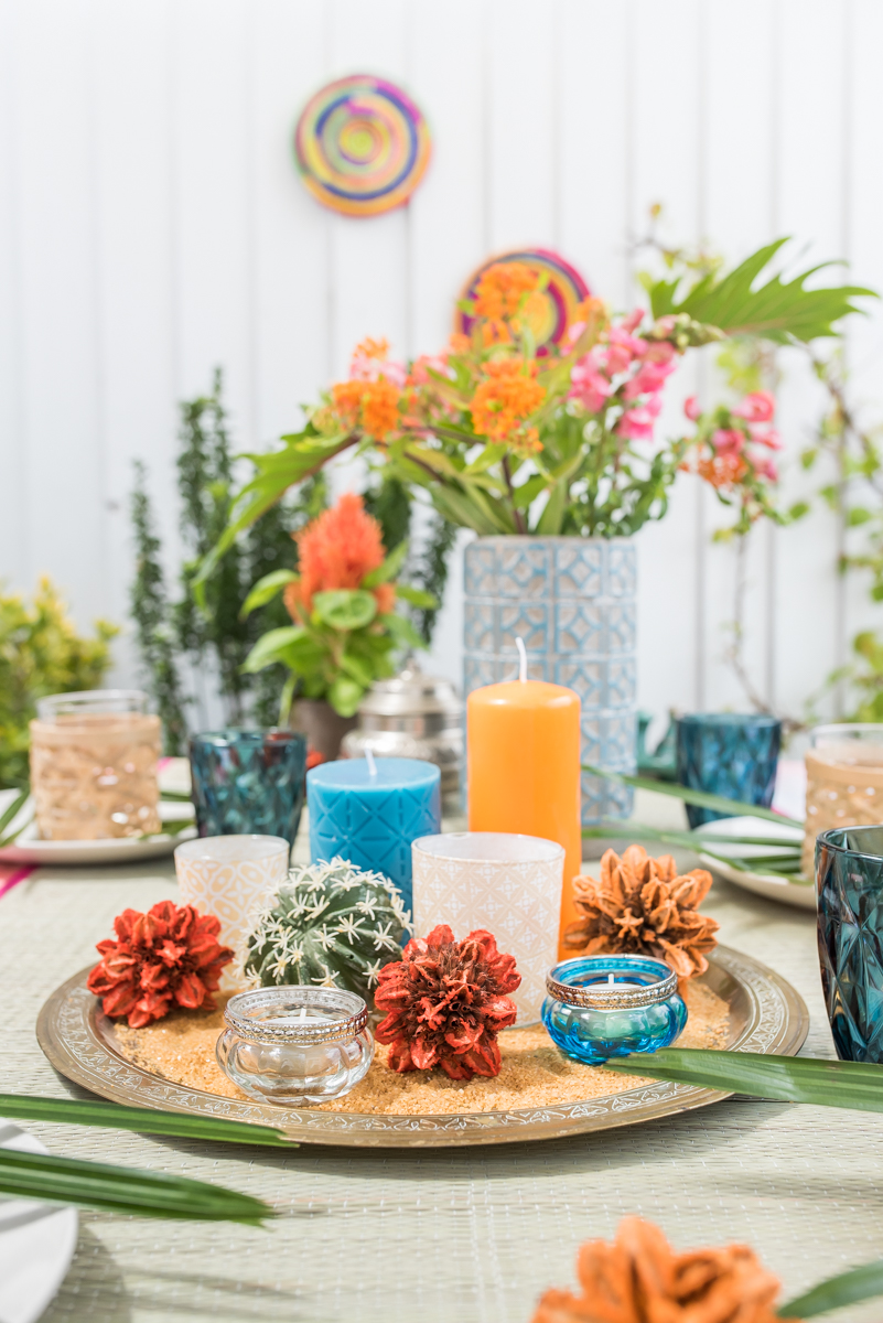 Dekoideen für den Balkon mit orientlischen Mustern und kräftigen Farben