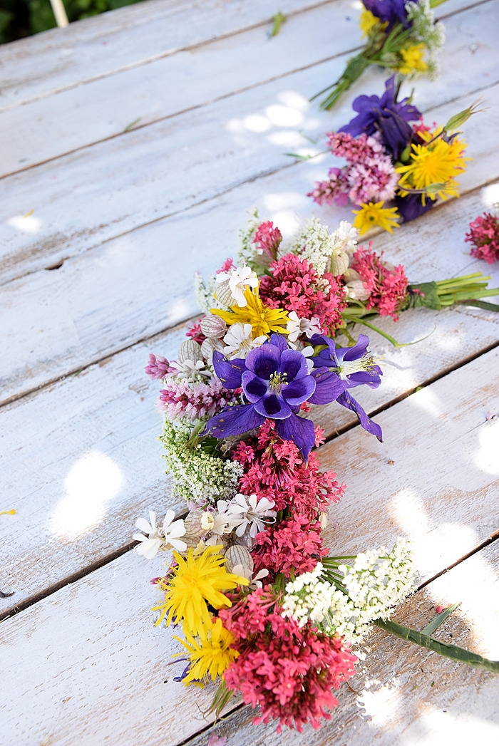 DIY-und-Dekoidee-sommerlicher-Blumenkranz-&-Tortenplatte 15k