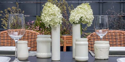 stimmungsvolle Teelichthalte aus Marmeladengläsern