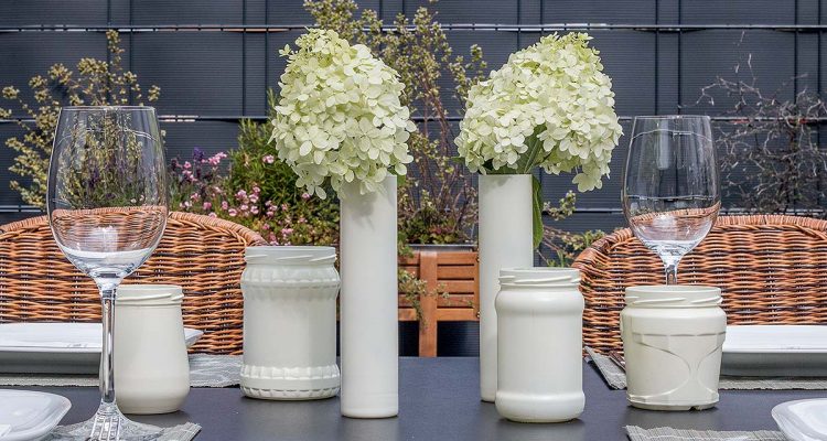 stimmungsvolle Teelichthalte aus Marmeladengläsern