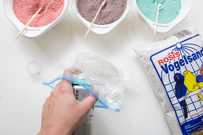 Deko-Sand selberfärben und dekorieren