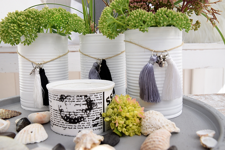 Vasen-aus-dosen-basteln-und-mit-miniquasten-von-depot-verzieren 11k