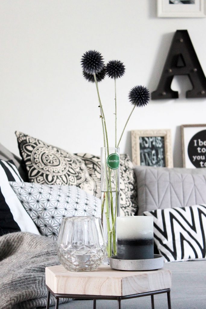 Wohnzimmer-mit-Beistelltisch-einrichten