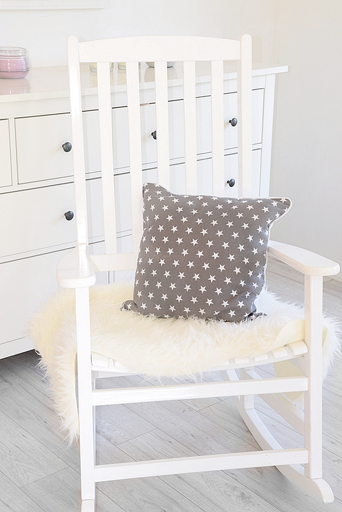 dekotrend-sterne-auf-kissen-plaids-und-co-11k