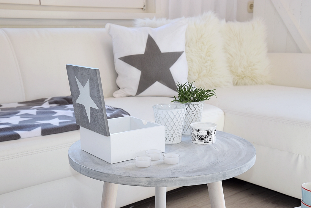 dekotrend-sterne-auf-kissen-plaids-und-co-7kk
