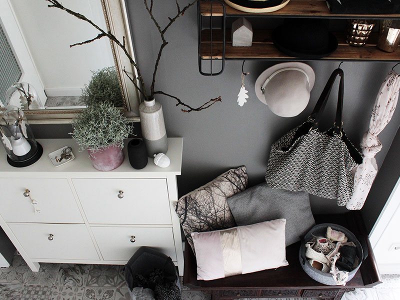 eingangsbereich-im-herbstlook