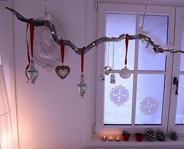 weihnachtliche-fensterdeko-selber-machen-1kv