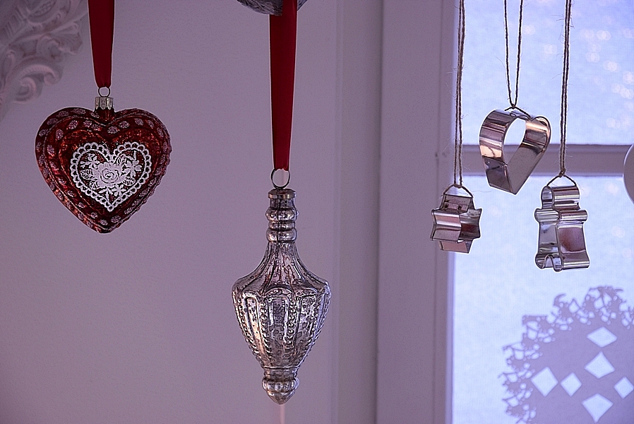 weihnachtliche-fensterdeko-selber-machen-2kv