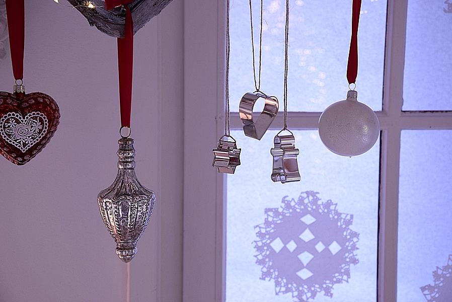 weihnachtliche-fensterdeko-selber-machen-4kv