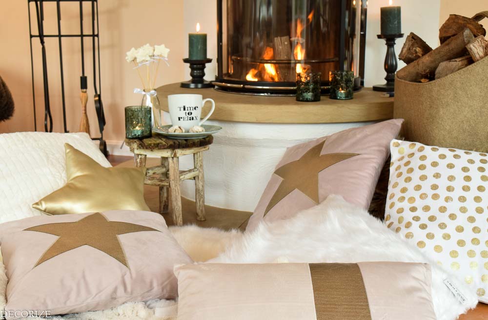 gemütliche-kaminstunden-mit-weihnachtskissen