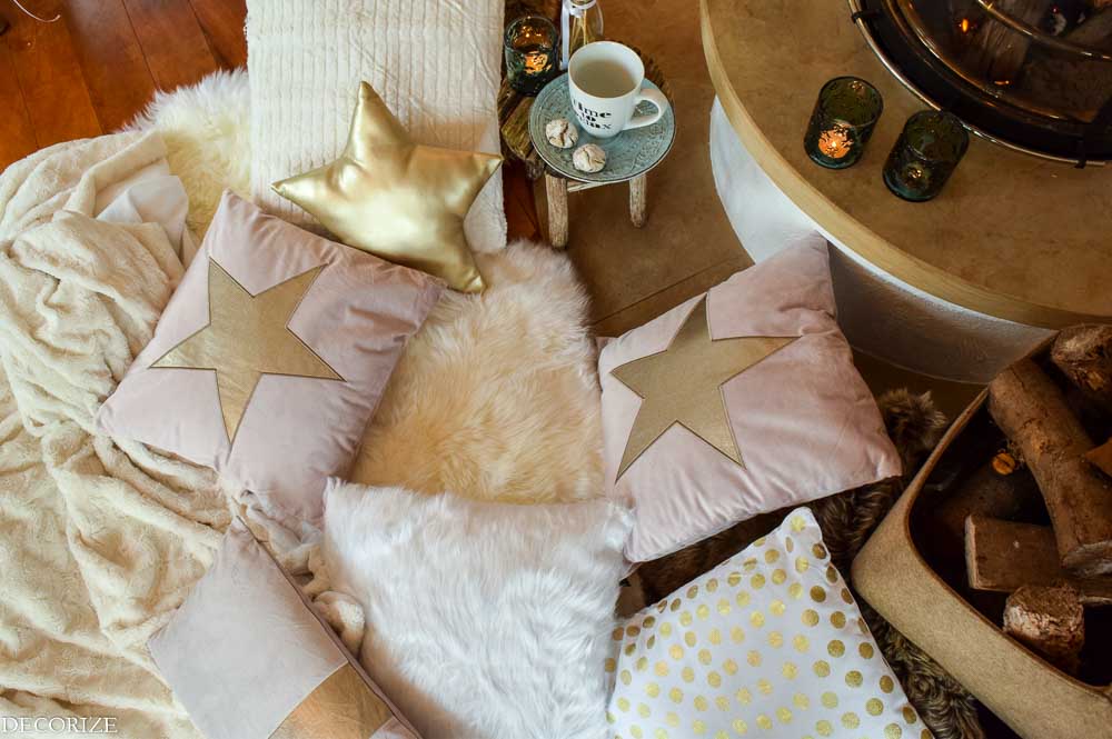 gemütliche-kaminstunden-mit-weihnachtskissen