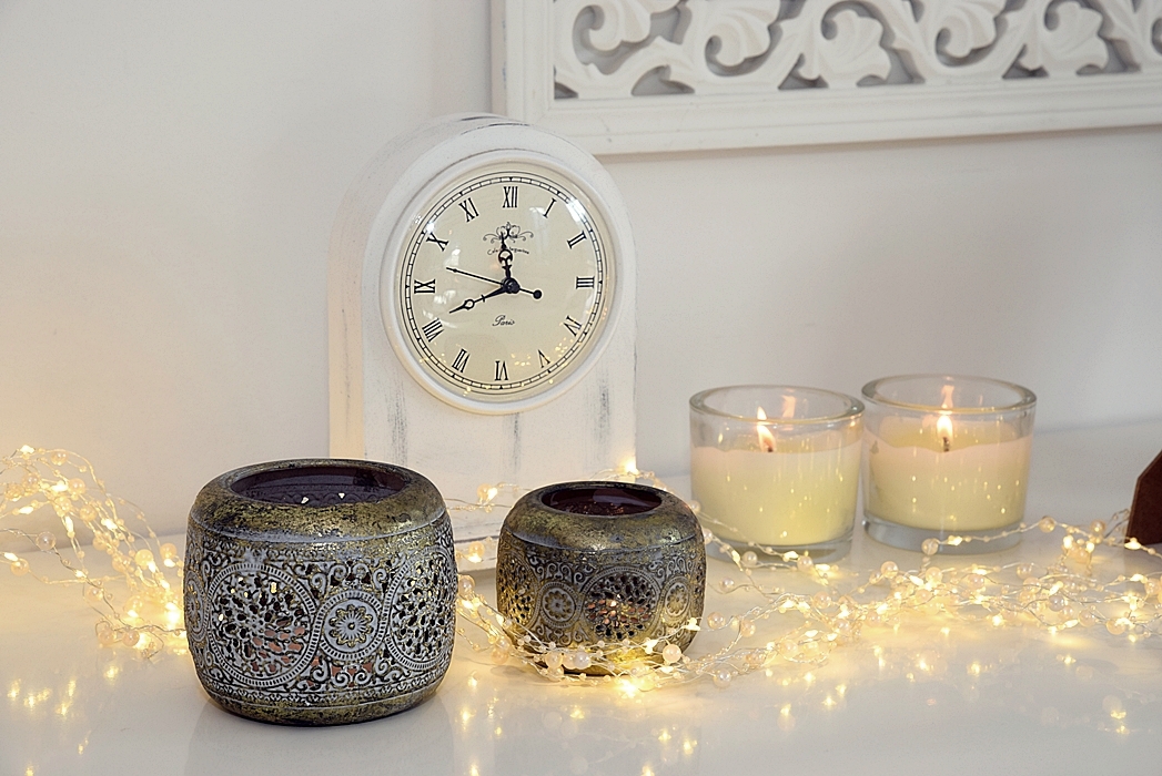 trendige-deko-in-gold-und-weiss-11k