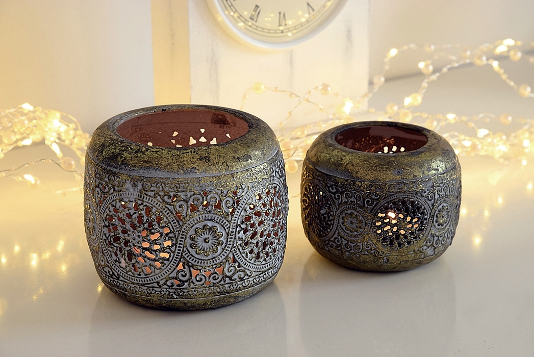 trendige-deko-in-gold-und-weiss-3k