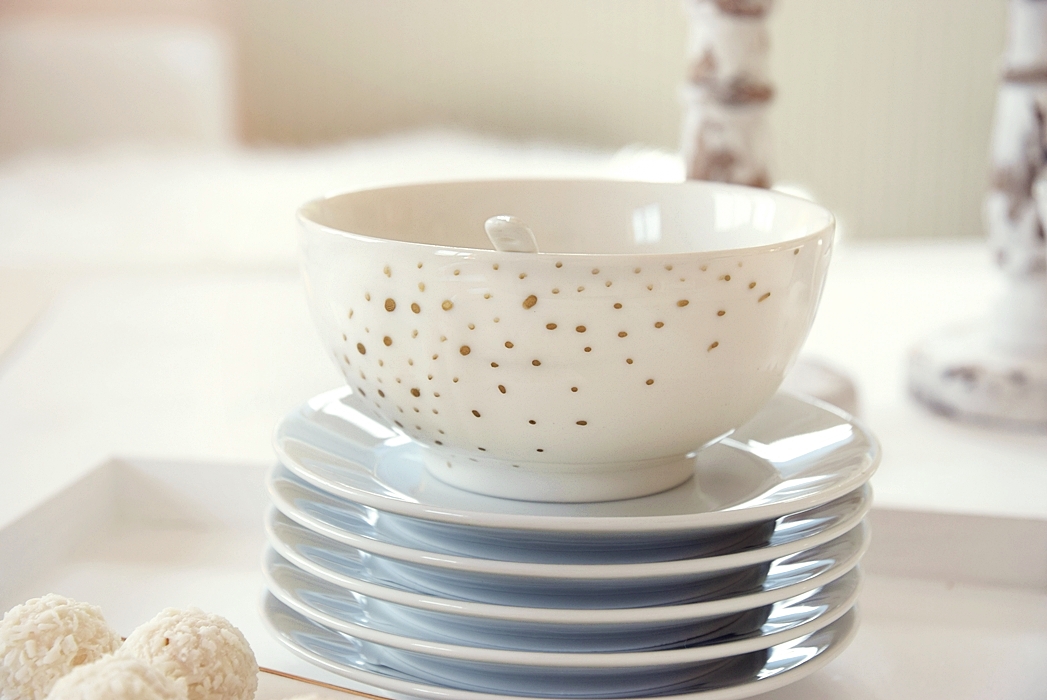 trendige-deko-in-gold-und-weiss-8k