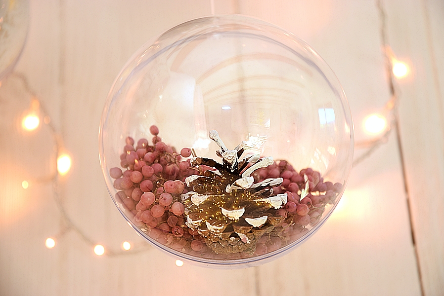 weihnachtliche-dekokugeln-von-depot-5k