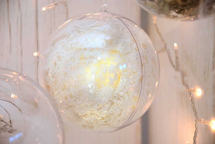 weihnachtliche-dekokugeln-von-depot-8k