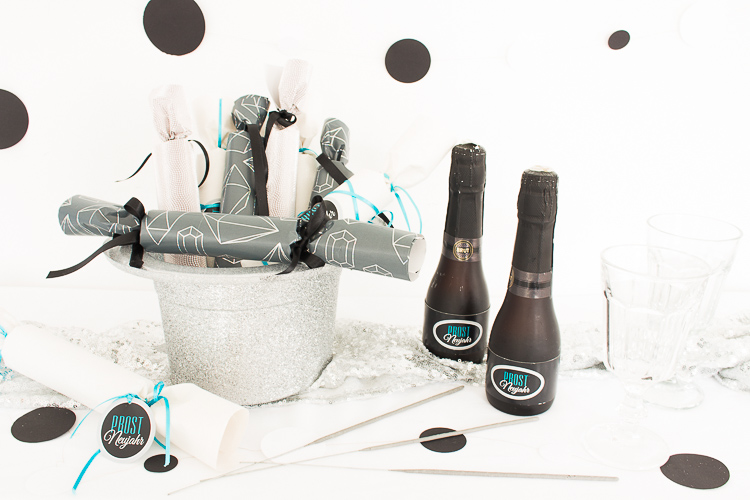 prost-neujahr-diy-knallbonbon-aus-geschenkpapier-1-von-6