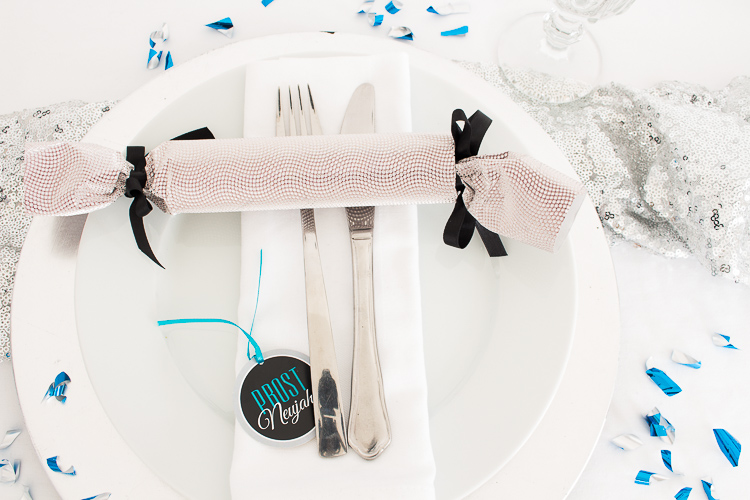 prost-neujahr-diy-knallbonbon-aus-geschenkpapier-4-von-6