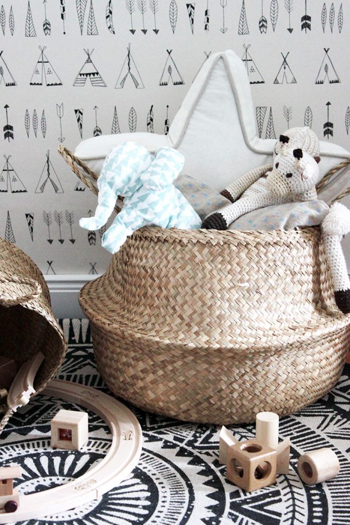 Spielsachen-in-Körben-aufbewahren