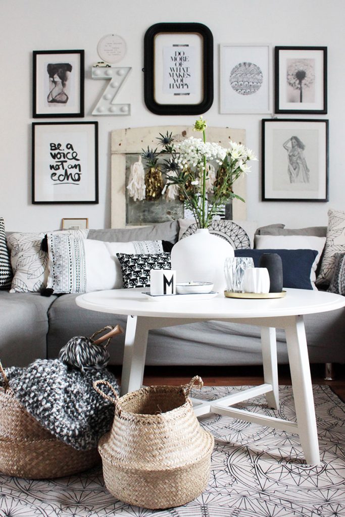 Wohnzimmer-mit-Dekokörben