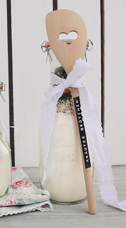 backmischung-im-glas-selber-machen-4k-min