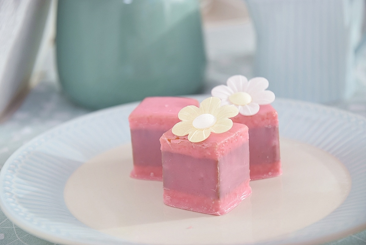 fruehlingsdeko-in-pastellfarben 8k-min