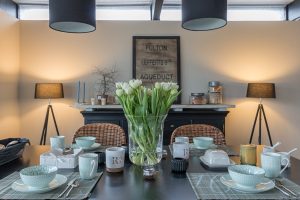 gedeckter Frühstückstisch