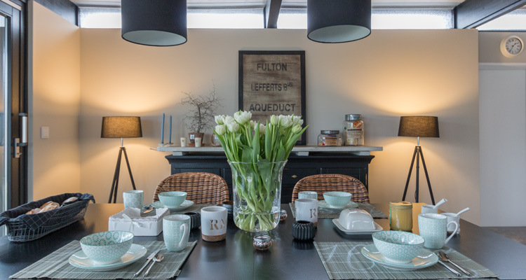 gedeckter Frühstückstisch