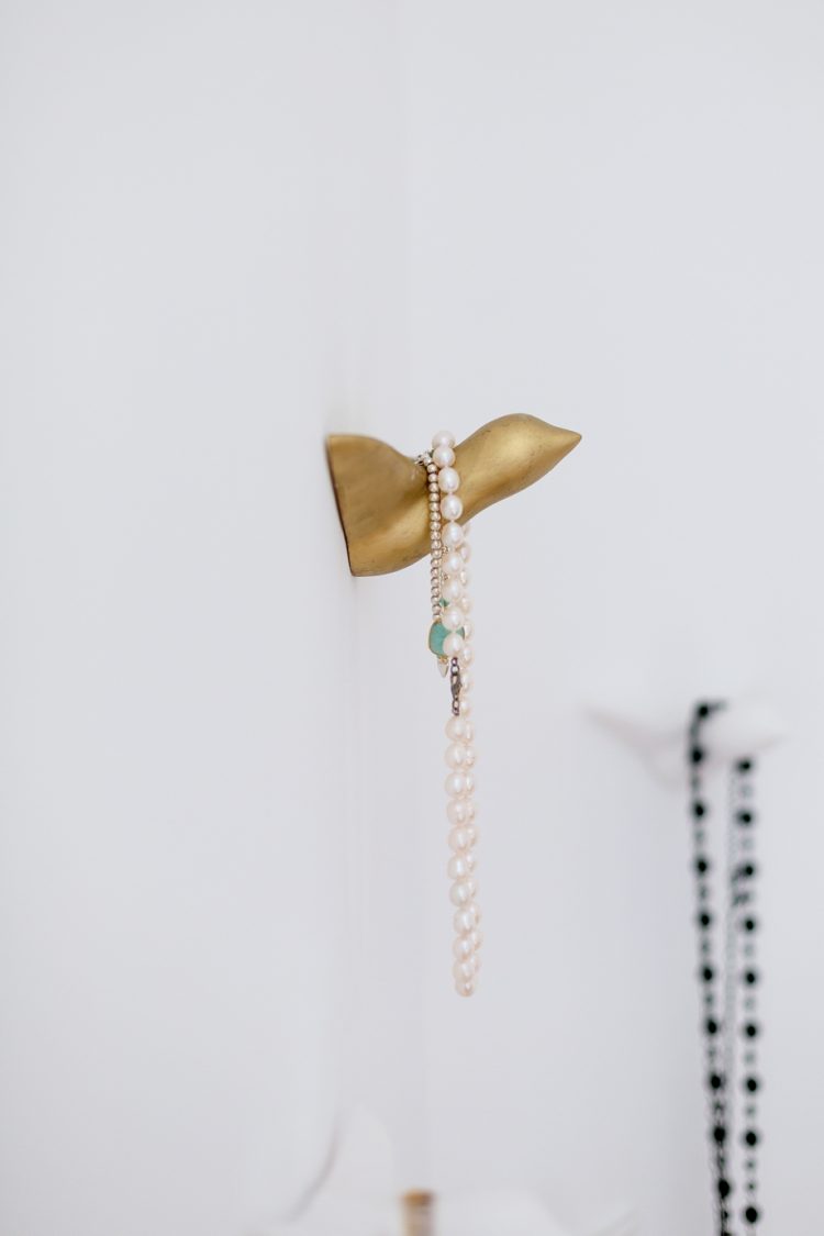 Schmuck dekorativ in Szene setzen