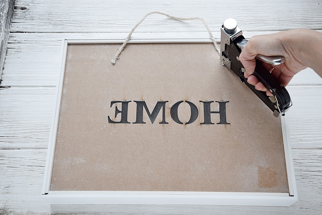 diy-idee-tablett-als-wanddeko 2k-min