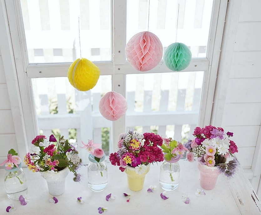 farbenfrohe-sommerliche-fensterdeko 1k-min (1)