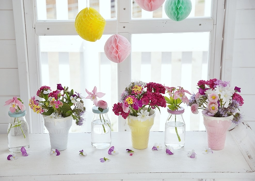 farbenfrohe-sommerliche-fensterdeko 5k-min (1)