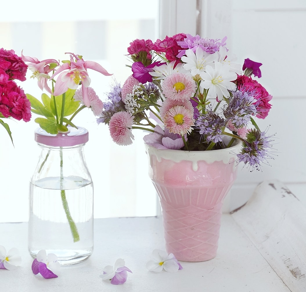 farbenfrohe-sommerliche-fensterdeko 9k-min (1)