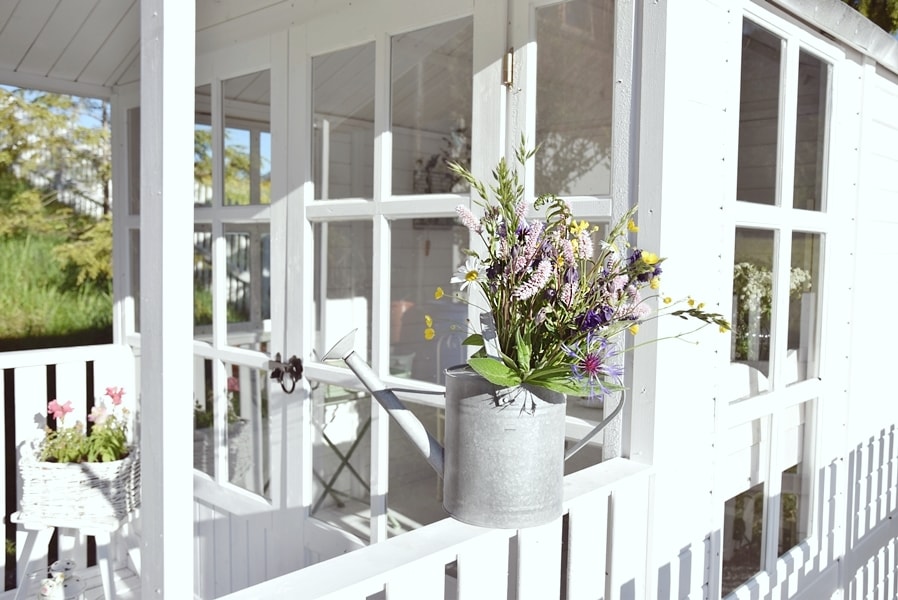 romantische-deko-fuer-den-garten 1k-min