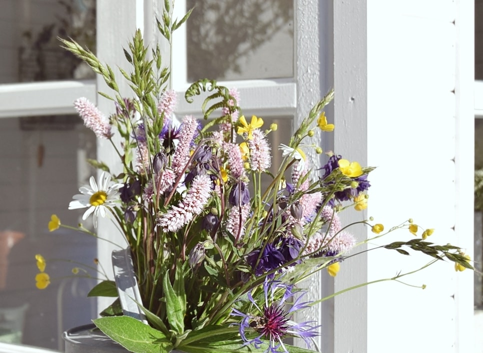 romantische-deko-fuer-den-garten 2k-min