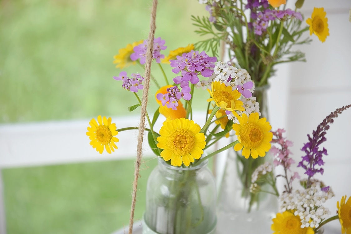 schwebender-tisch-aus-dekotablett-selbstgemacht 11k-min