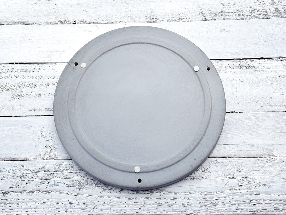 schwebender-tisch-aus-dekotablett-selbstgemacht 2k-min