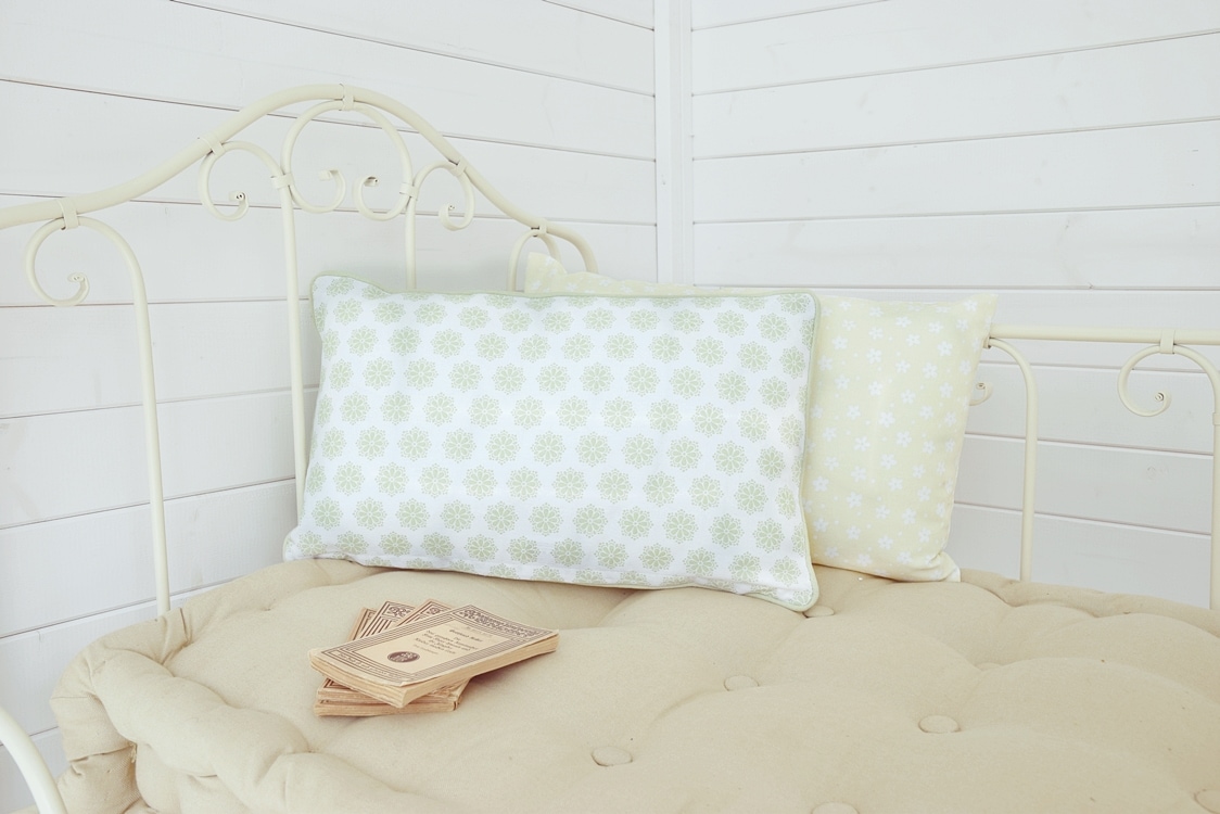 schwebender-tisch-aus-dekotablett-selbstgemacht 9k-min