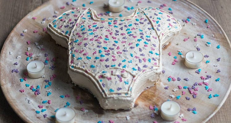 einfacher Babyshower Kuchen mit Buttercreme