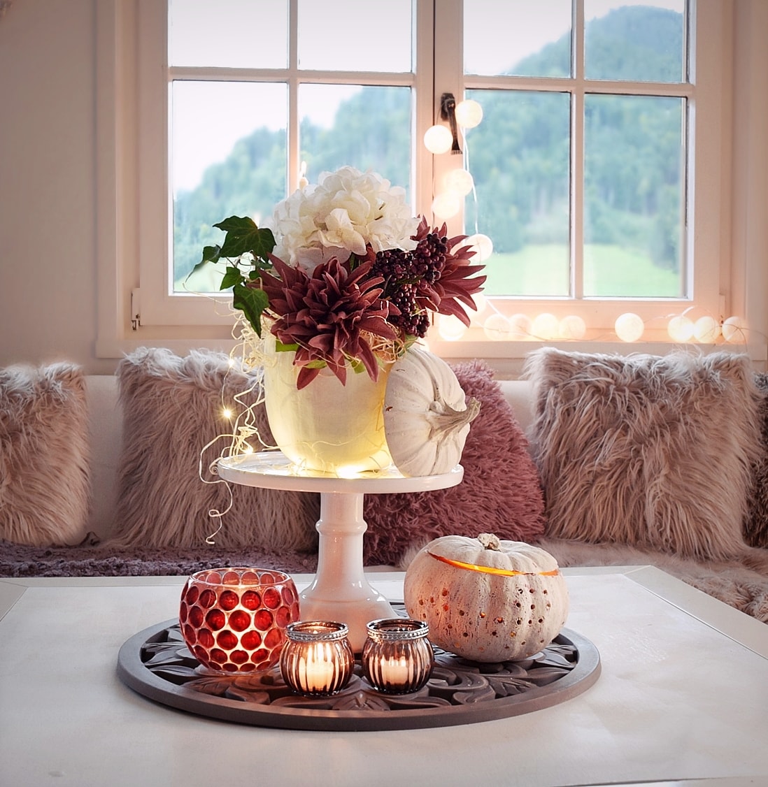 stimmungsvolle-herbstdeko-mit-kuerbissen 5k-min