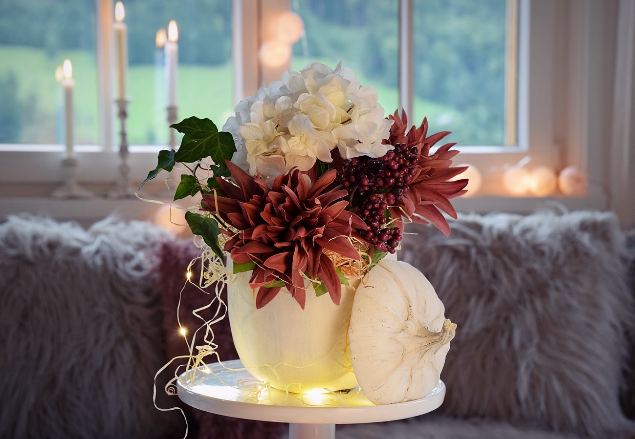 stimmungsvolle-herbstdeko-mit-kuerbissen 6k-min