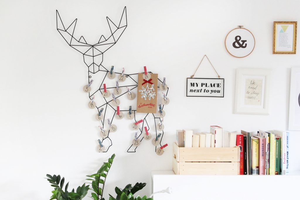 Der Adventskalender ist zugleich ein echter Hingucker an der Wand und besticht durch seinen minimalistischen Stil.