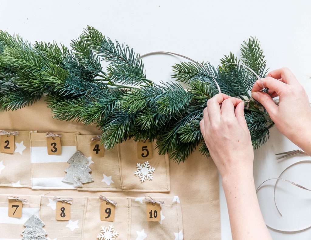 Tannenzweige und Co. setzen Akzente.