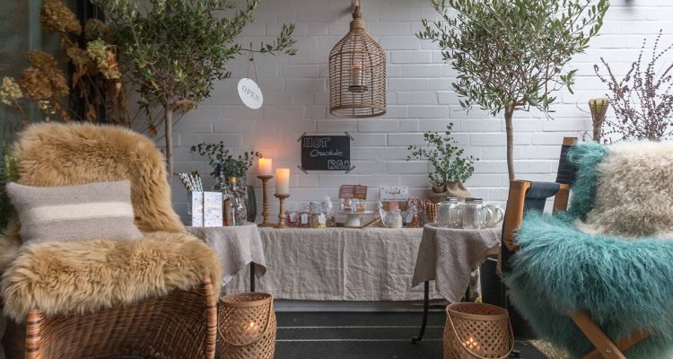 gemütliche Hot Chocolate Bar auf der Terrasse
