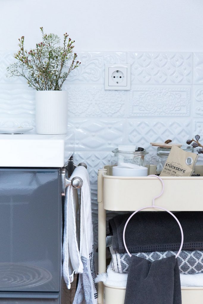 modernes-Bad-im-Skandi-Look